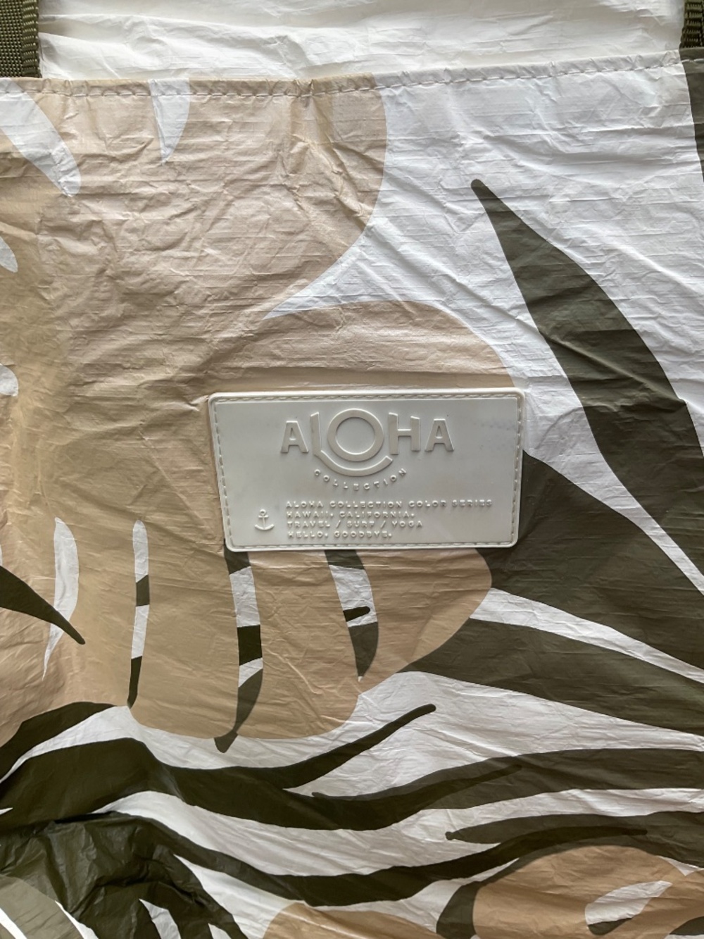 Aloha Collection Shoulder Bag - Picture 2 of 7